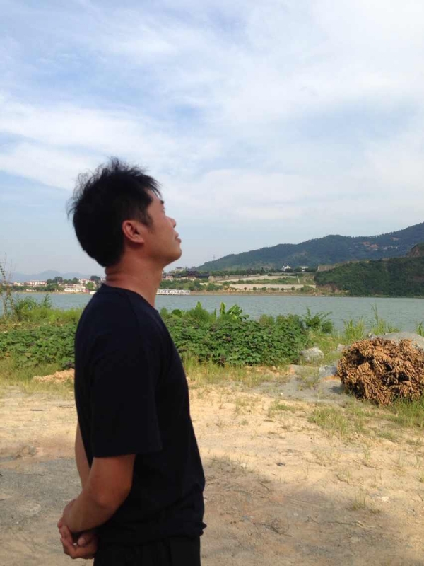 雾里看花的第一张照片--福建残疾人相亲网